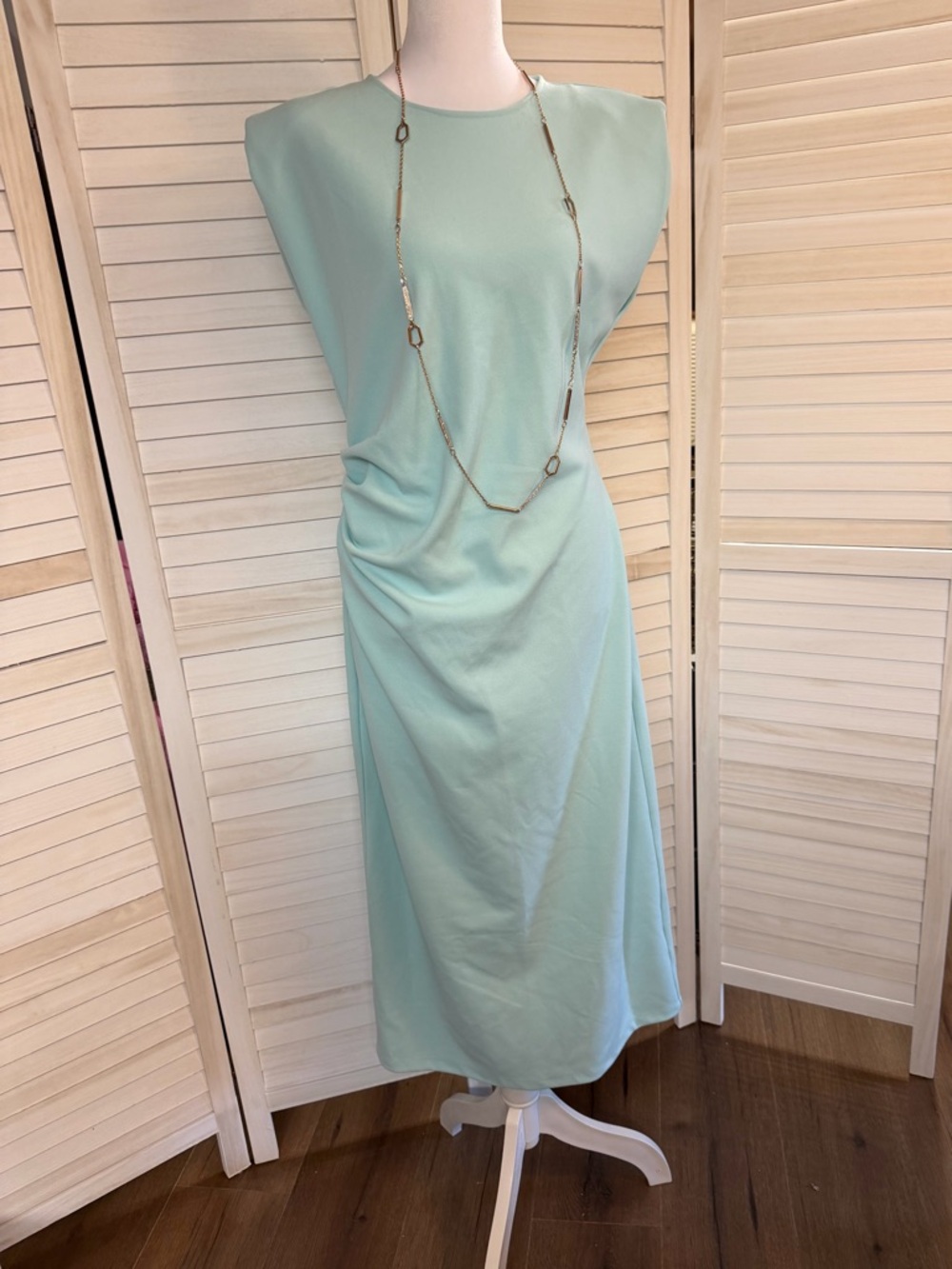 H&M Midi Dress NWT Sz L tons of stretch can be worn by Sz M & L